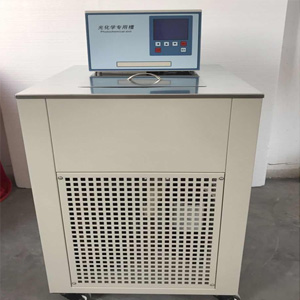 低溫恒溫水槽